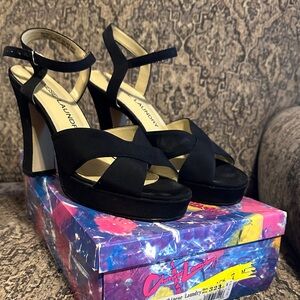 Chinese Laundry Black Platform Sandals